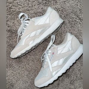 Reebok Women's Silver and Cream Sneakers